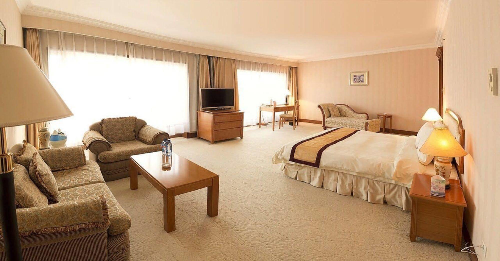 Zhongshan Hotel Dalian Exterior photo