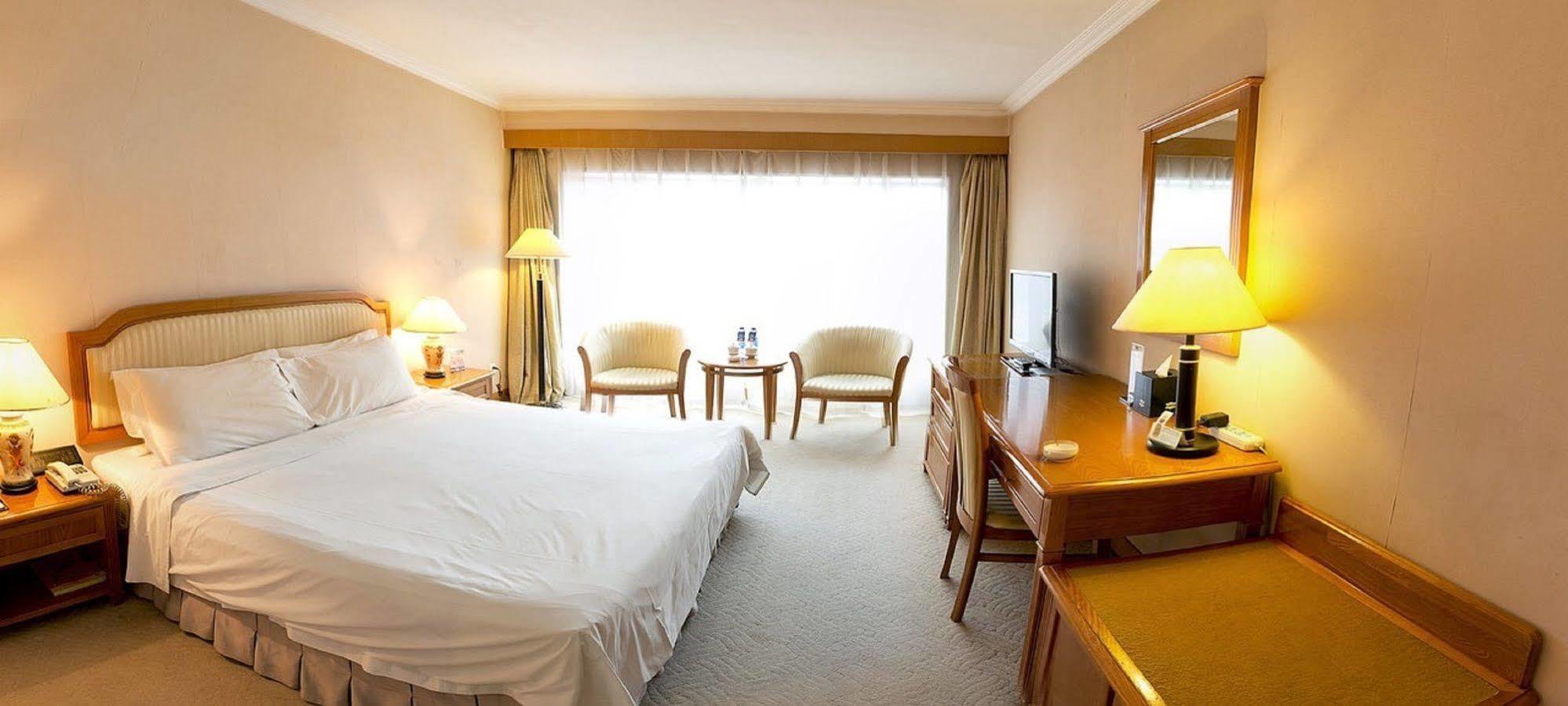 Zhongshan Hotel Dalian Exterior photo
